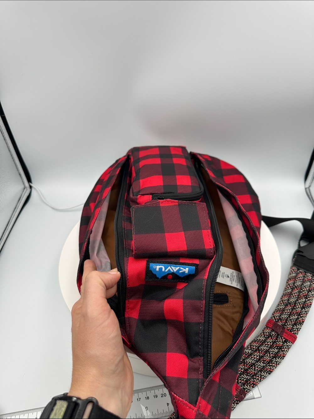Kavu Red and Black Buffalo Plaid Rope Sling Bag BNWOT - Picture 6 of 8